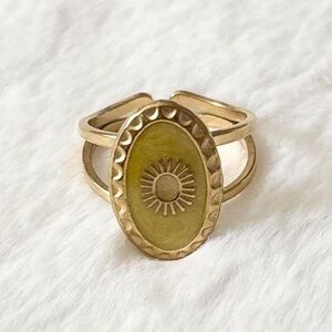5/$25 🩷 Gold-Tone Yellow Sunburst Oval Ring
